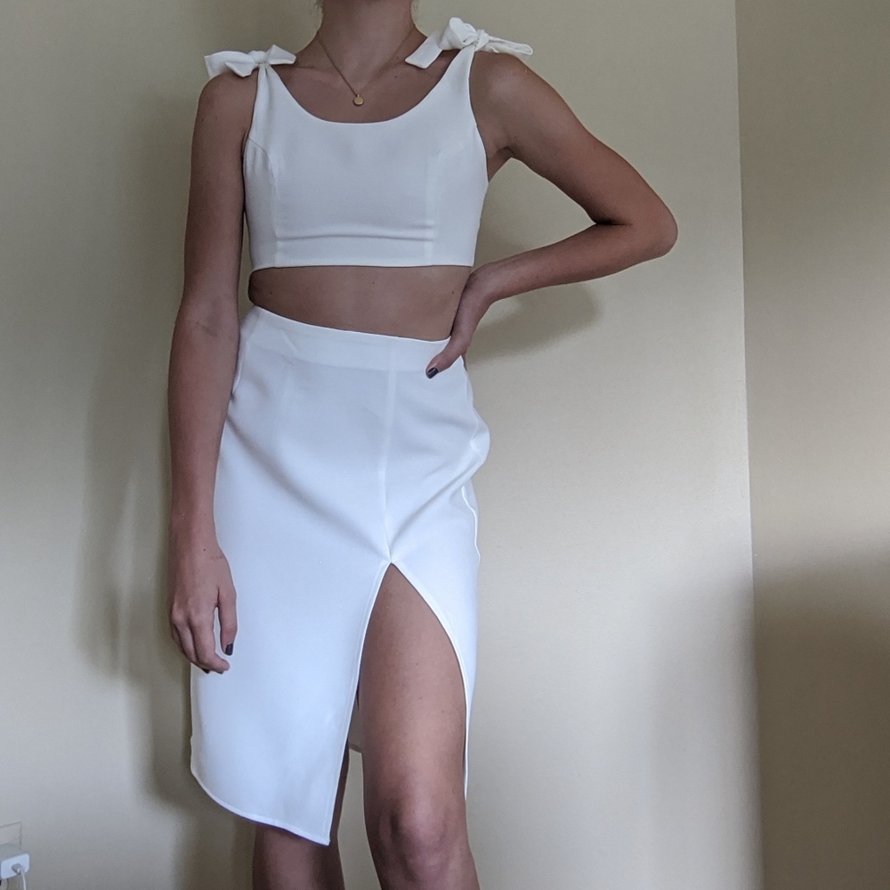 White two piece set